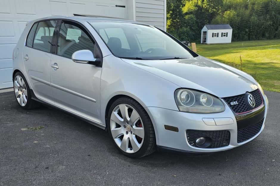 2007 Volkswagen GTI Mk5 sold for $7,000