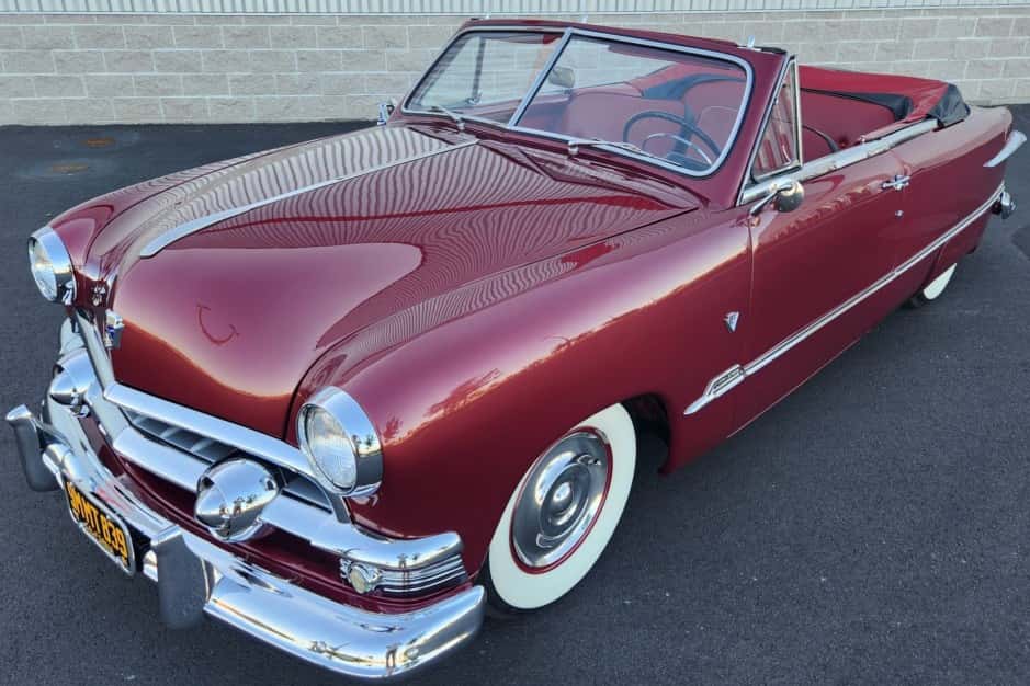 1951 Ford Shoebox sold for $22,222