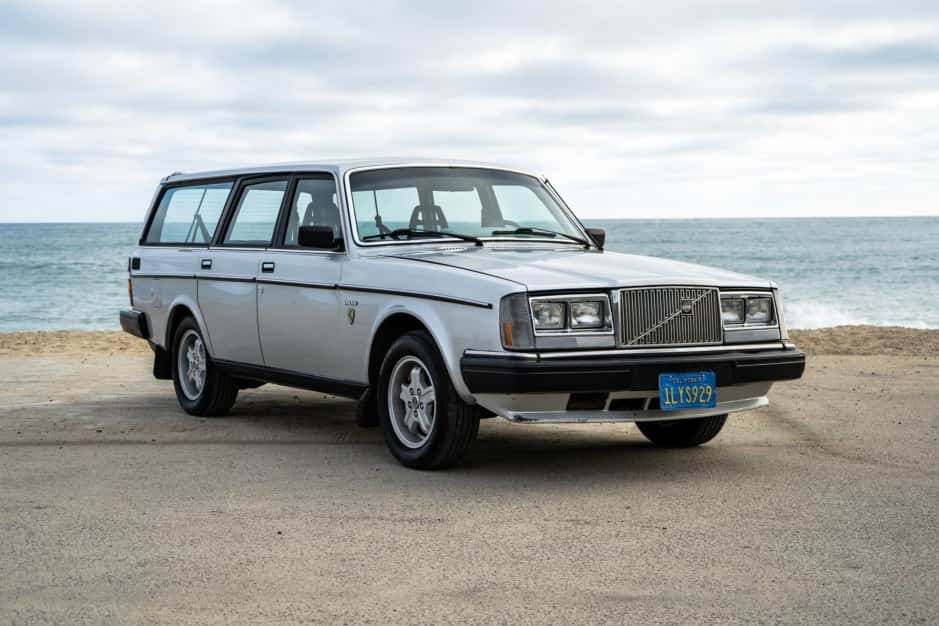 1985 Volvo 240 sold for $5,800