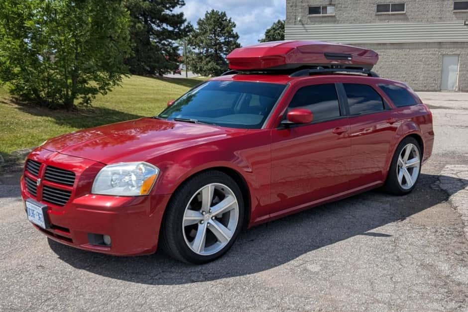 2005 Dodge Magnum sold for $7,425