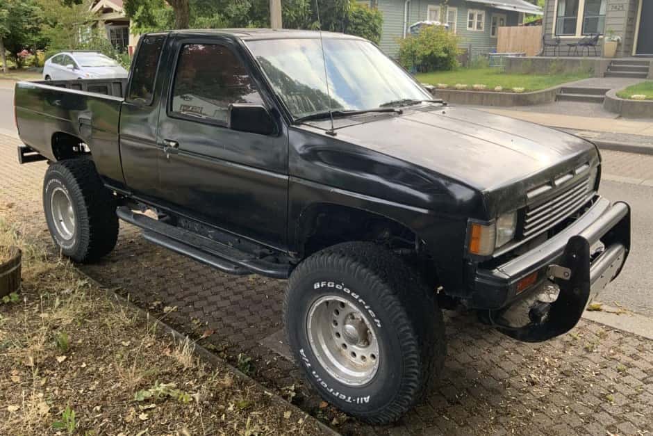 1987 Nissan Pickup sold for $2,100