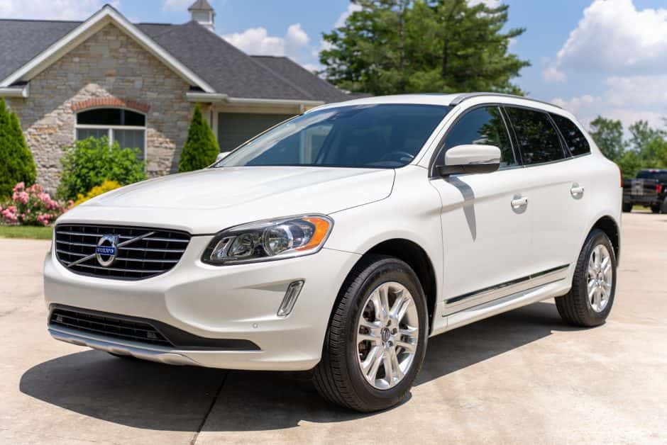 2015 Volvo XC60 sold for $12,250