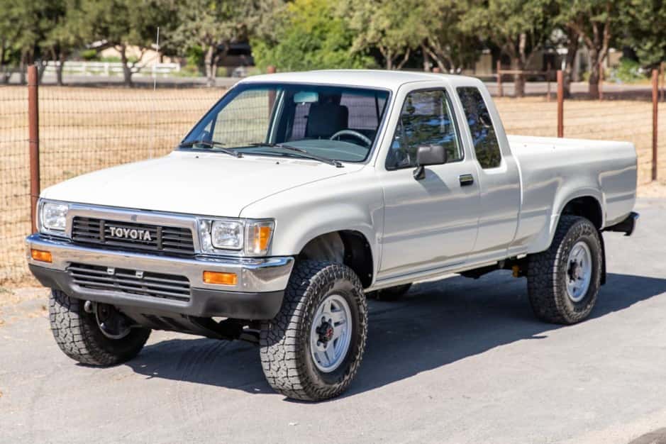 1990 Toyota Pickup (N80/90/100/110 1989-1997) sold for $17,000