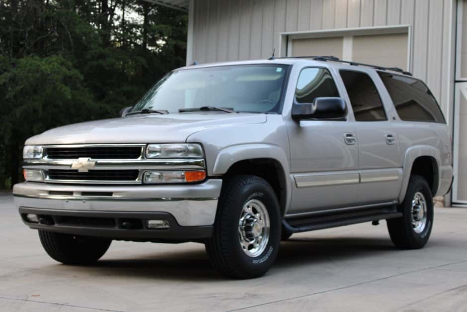 2005 Chevrolet Suburban (GMT800 2000-2006) sold for $23,000