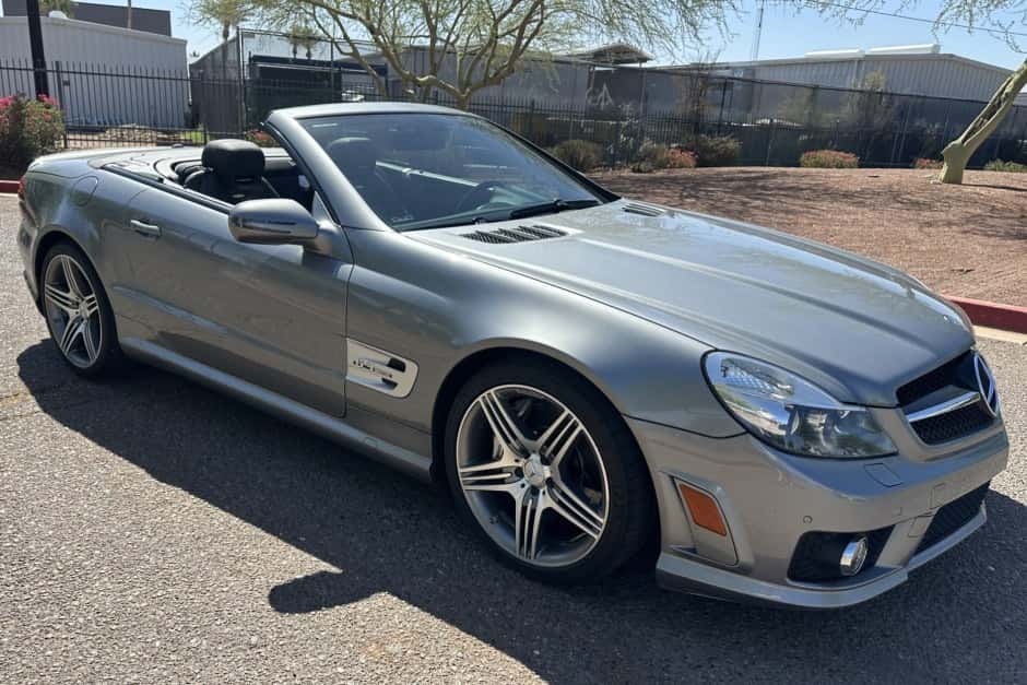 2010 Mercedes-Benz R230 SL sold for $28,050