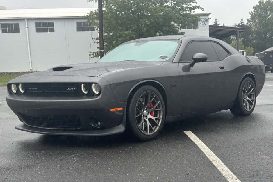 2015 Dodge Challenger SRT8 & 392 sold for $23,000
