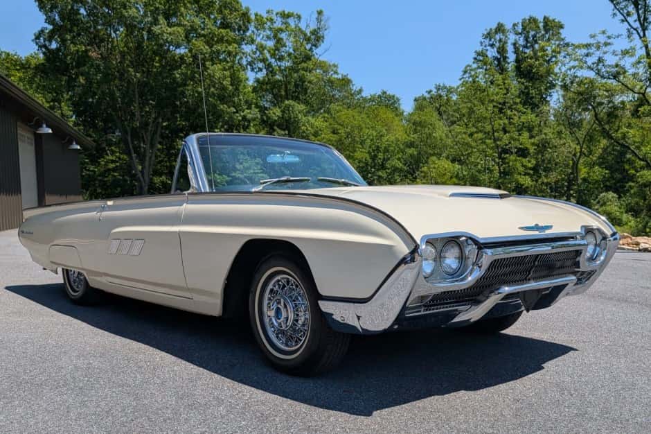 1963 Ford Thunderbird (1961-1963) sold for $32,500