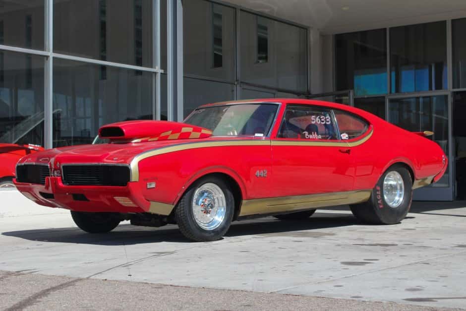 1969 Oldsmobile 442 sold for $15,000