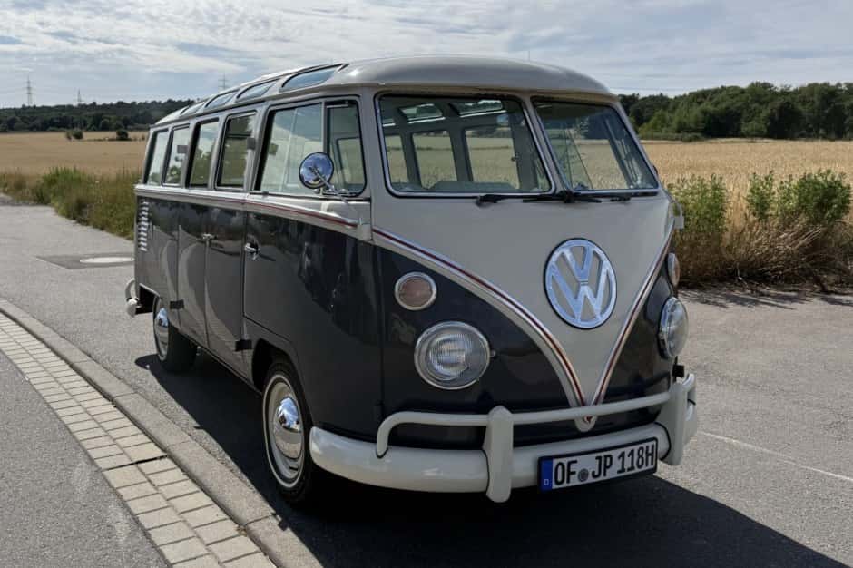 1961 Volkswagen Split-Window Bus sold for €23,211
