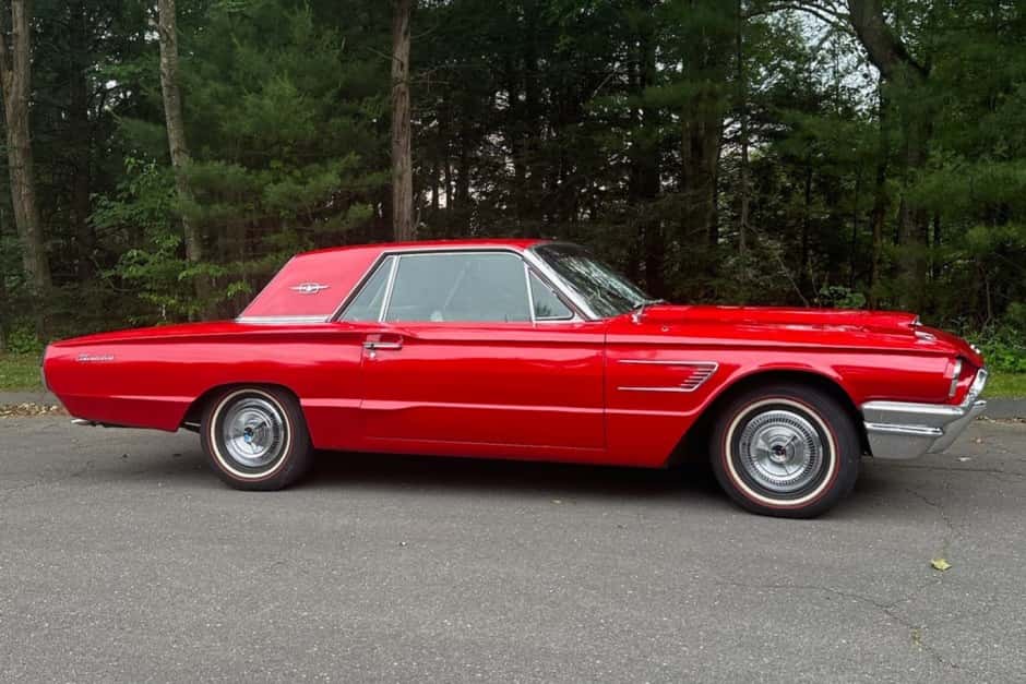 1965 Ford Thunderbird (1964-1966) sold for $5,500