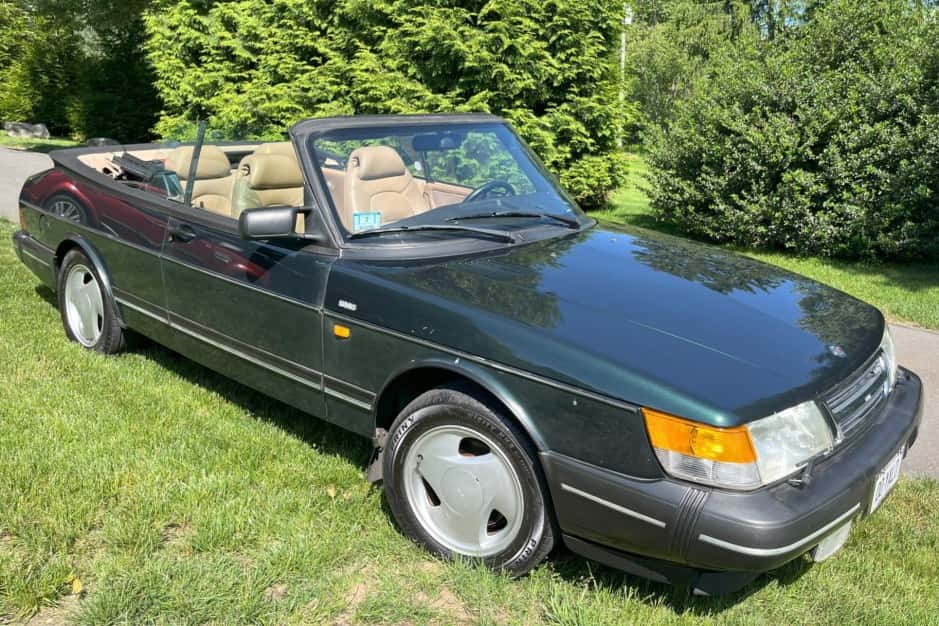 1992 Saab 900 sold for $7,500