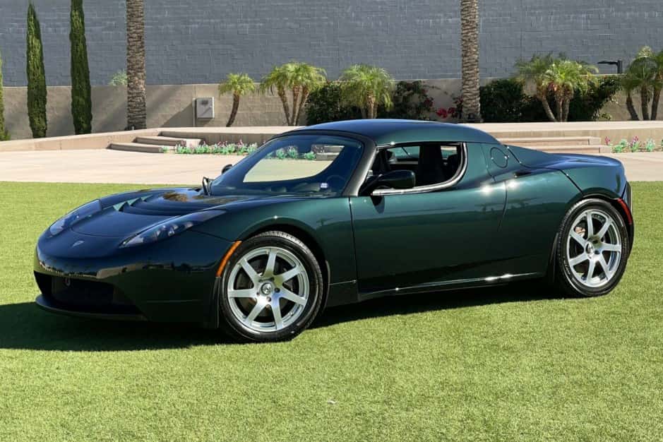 2008 Tesla Roadster sold for $89,000