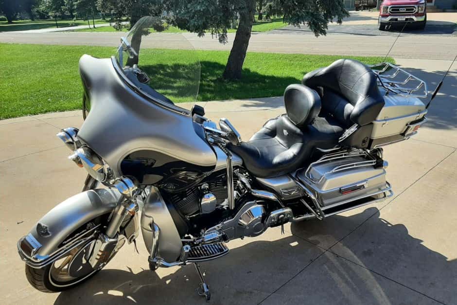 2003 Harley-Davidson Touring sold for $6,100