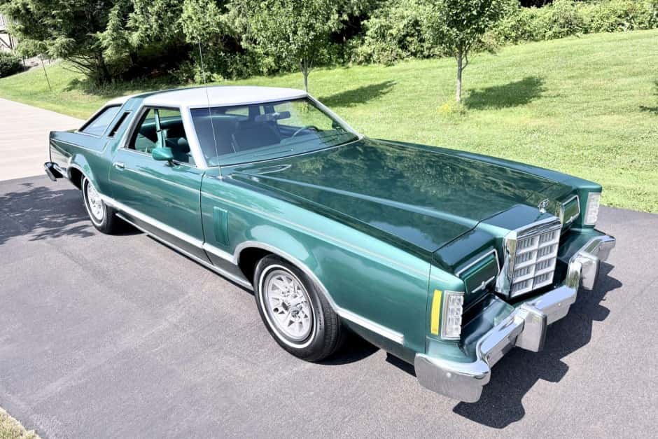 1979 Ford Thunderbird (1977-1979) sold for $6,300