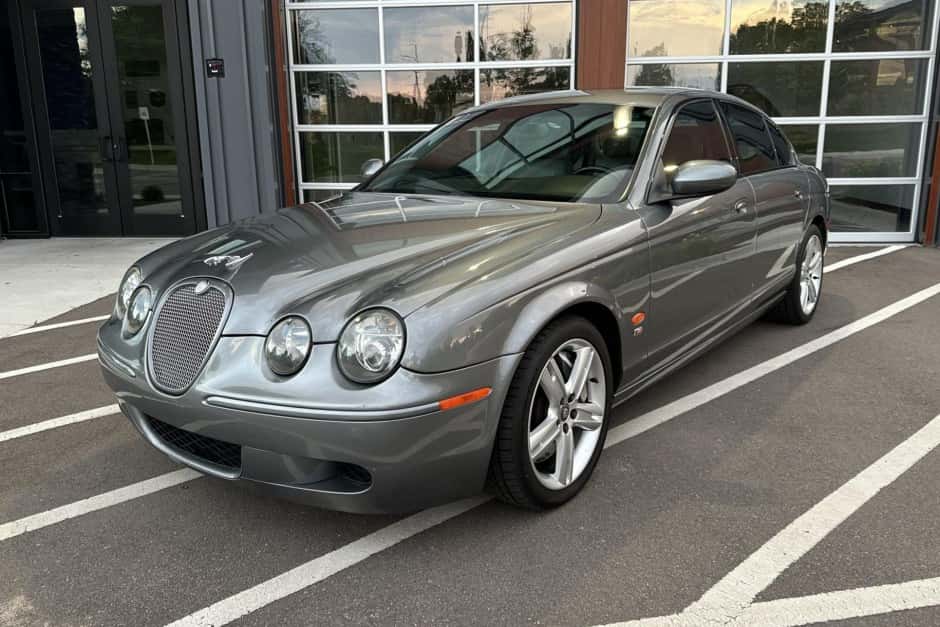 2005 Jaguar S-Type (1999-2007) sold for $5,800