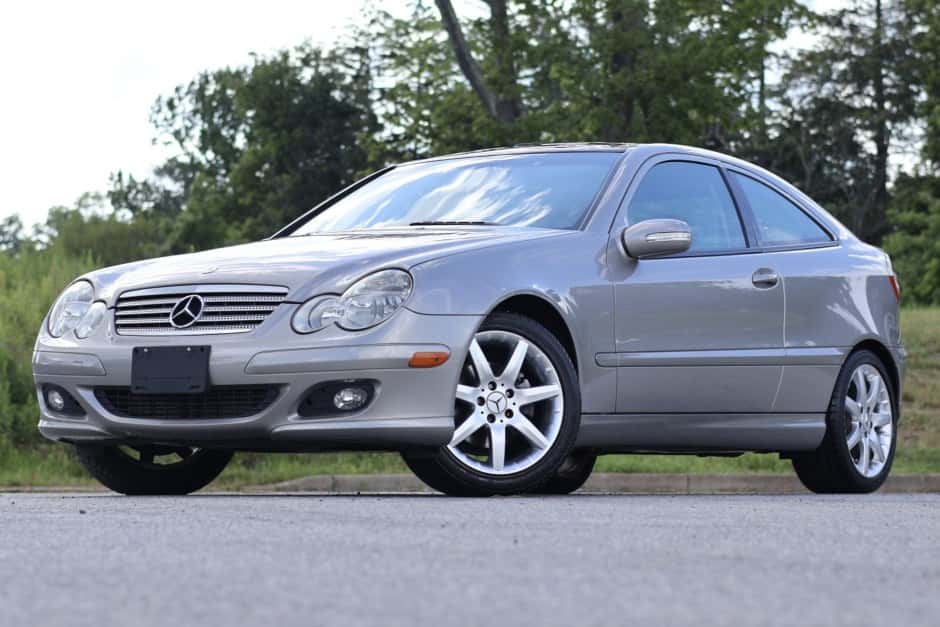 2005 Mercedes-Benz W203 C-Class sold for $8,300