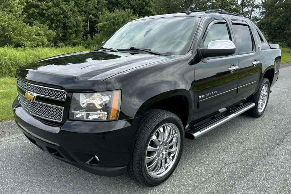 2013 Chevrolet Avalanche sold for $21,000