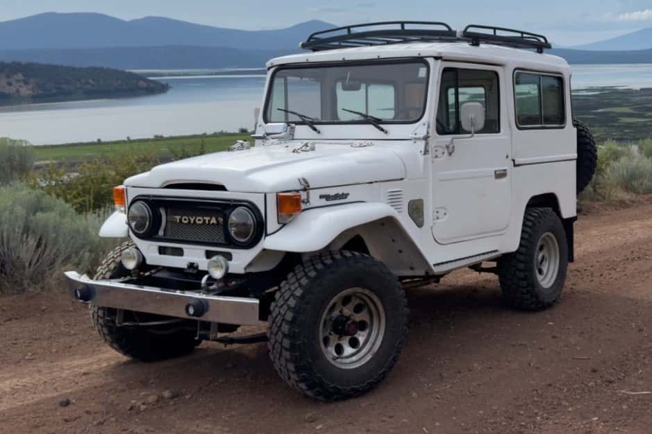 1977 Toyota Land Cruiser FJ40 sold for $18,750