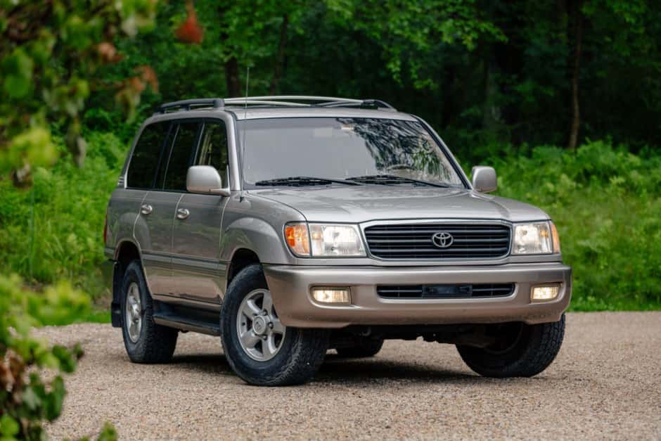 1999 Toyota Land Cruiser 100-Series sold for $28,750