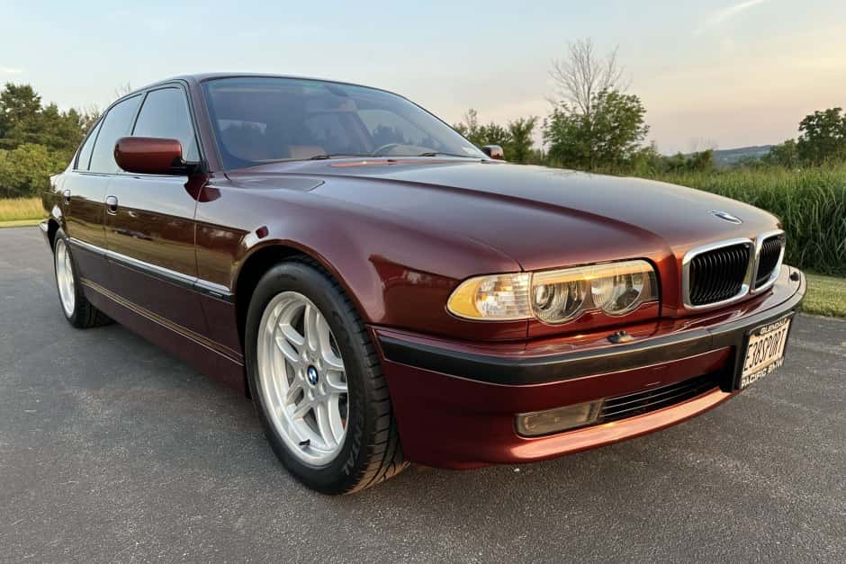 2001 BMW E38 7-Series sold for $17,750