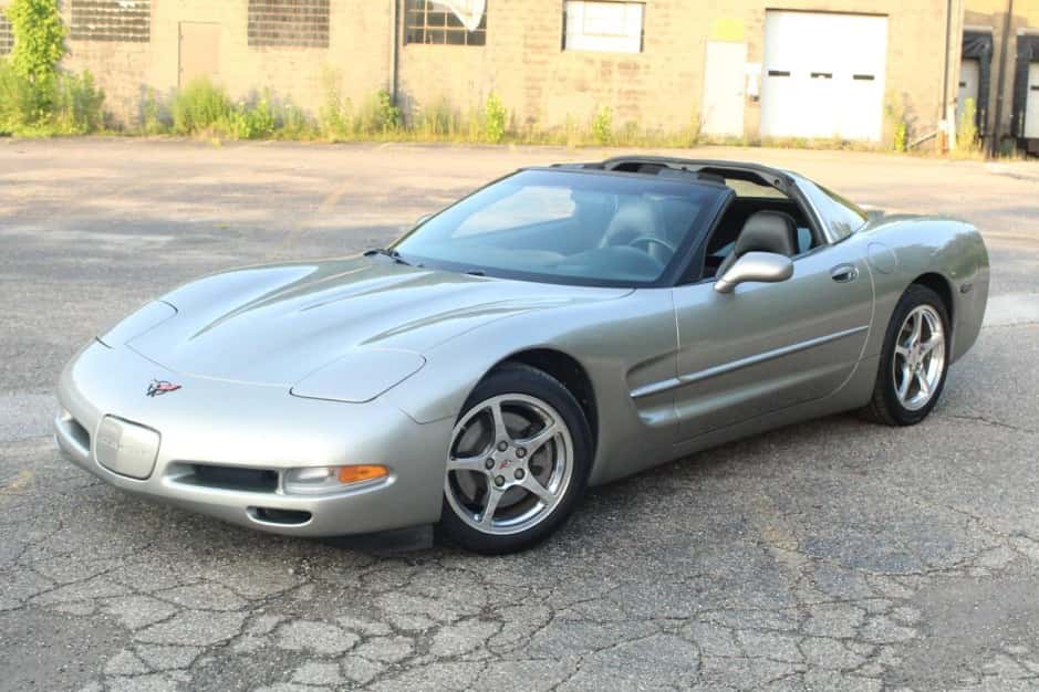 2000 Chevrolet Corvette C5 sold for $15,000