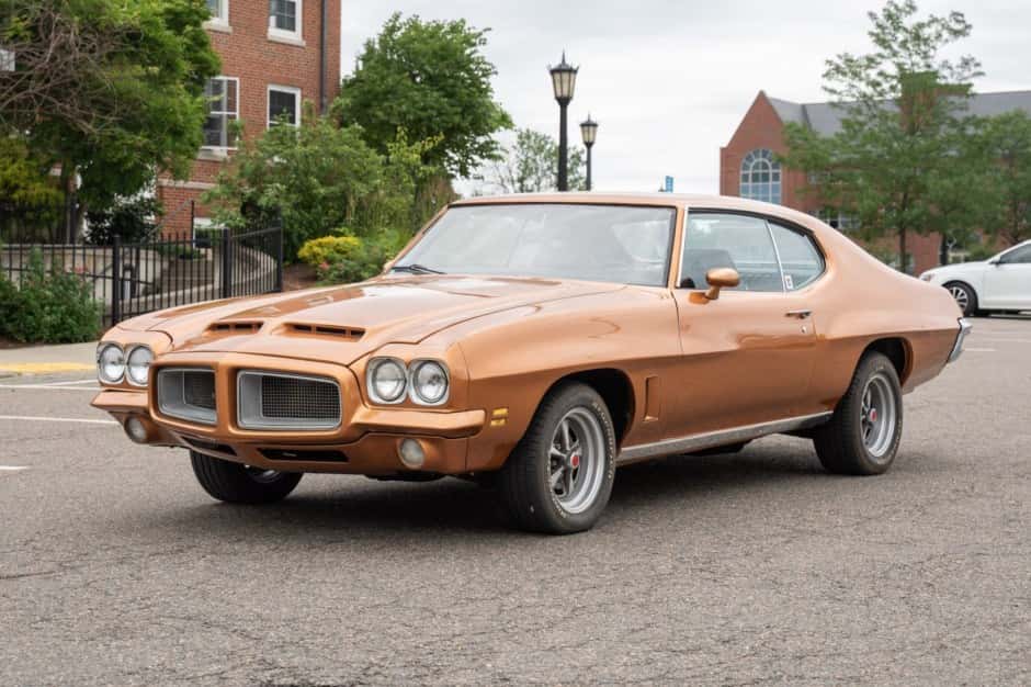 1972 Pontiac GTO (1968-1972) sold for $13,666