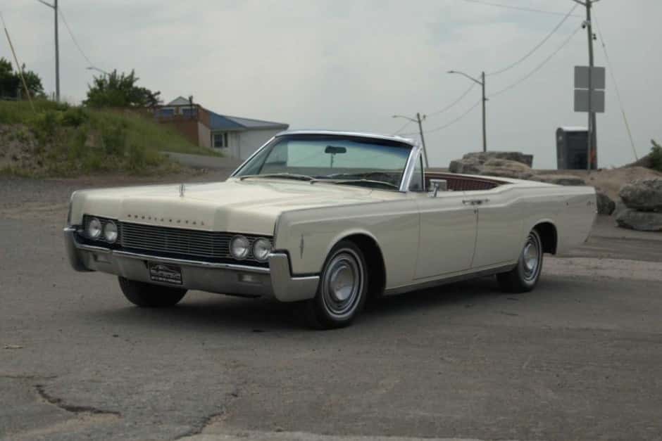 1966 Lincoln Continental (1961-1969) sold for $26,000