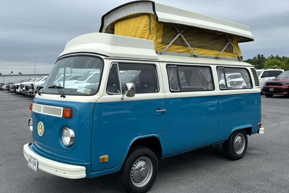 1975 Volkswagen Bay-Window Bus sold for $11,750