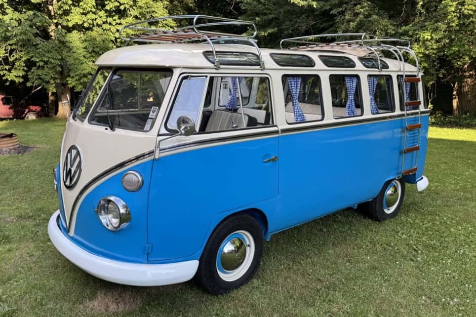 1975 Volkswagen Split-Window Bus sold for $40,000
