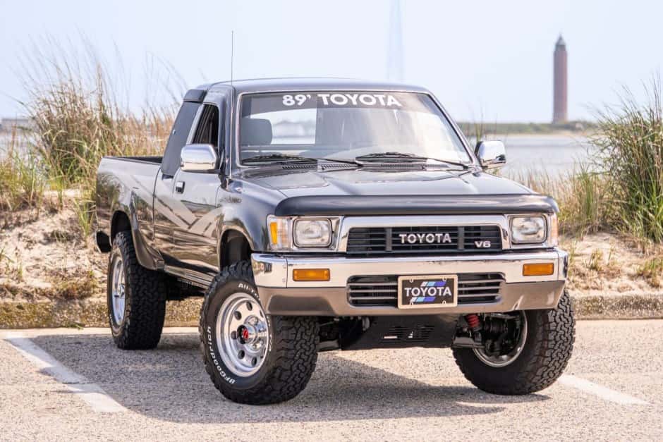 1990 Toyota Pickup (N80/90/100/110 1989-1997) sold for $30,000