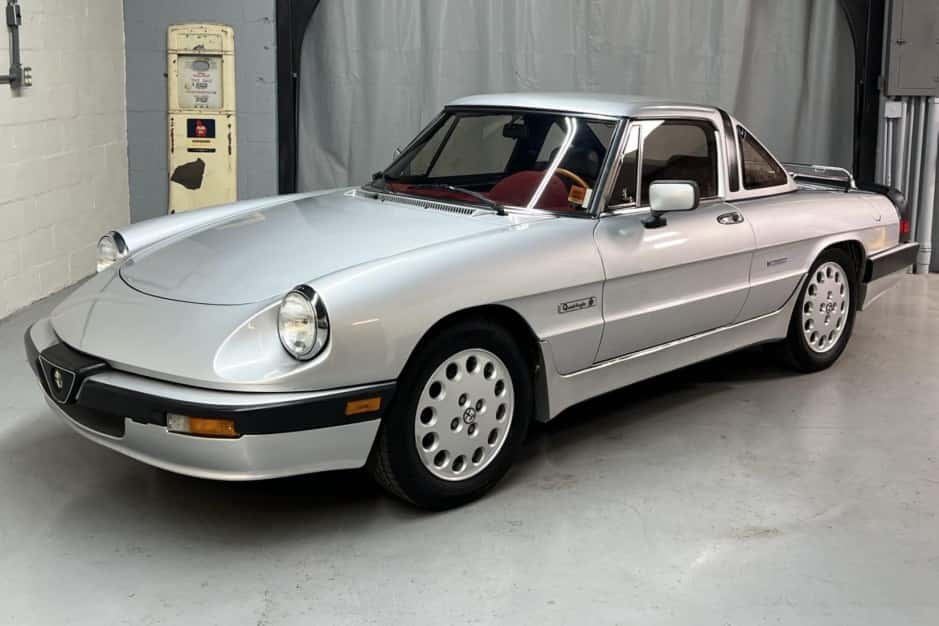1987 Alfa Romeo 105/115 Spider Series 3 sold for $14,000