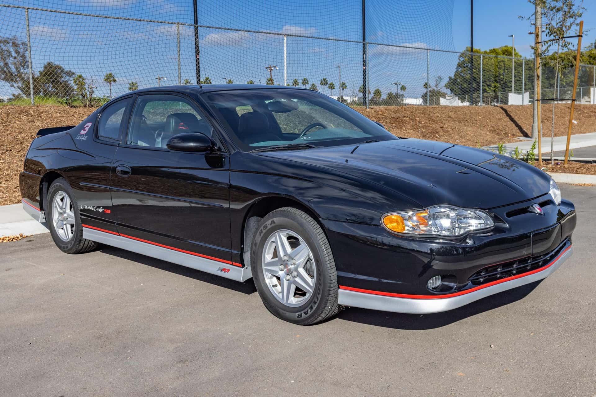 2002 Chevrolet Monte Carlo sold for $11,200