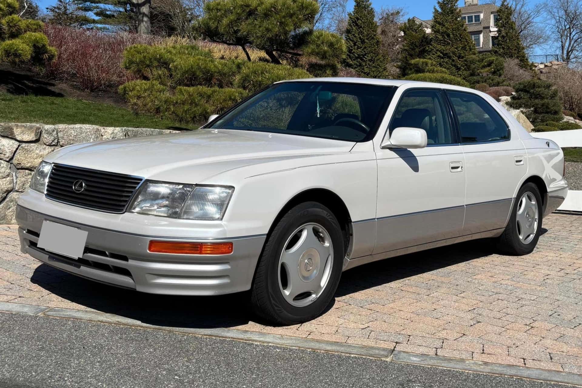 1997 Lexus LS sold for $11,350