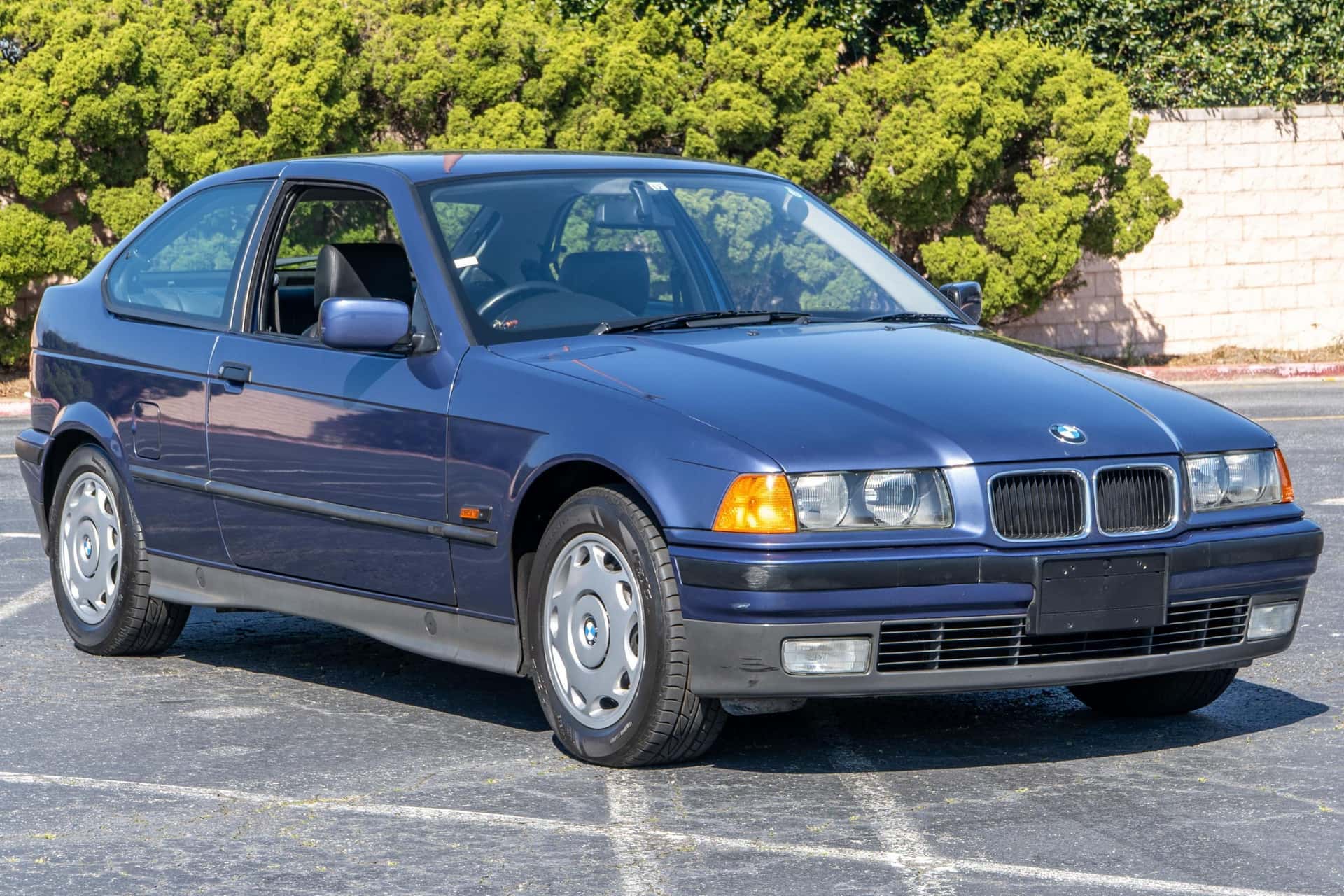 1995 BMW 3 Series sold for $6,200