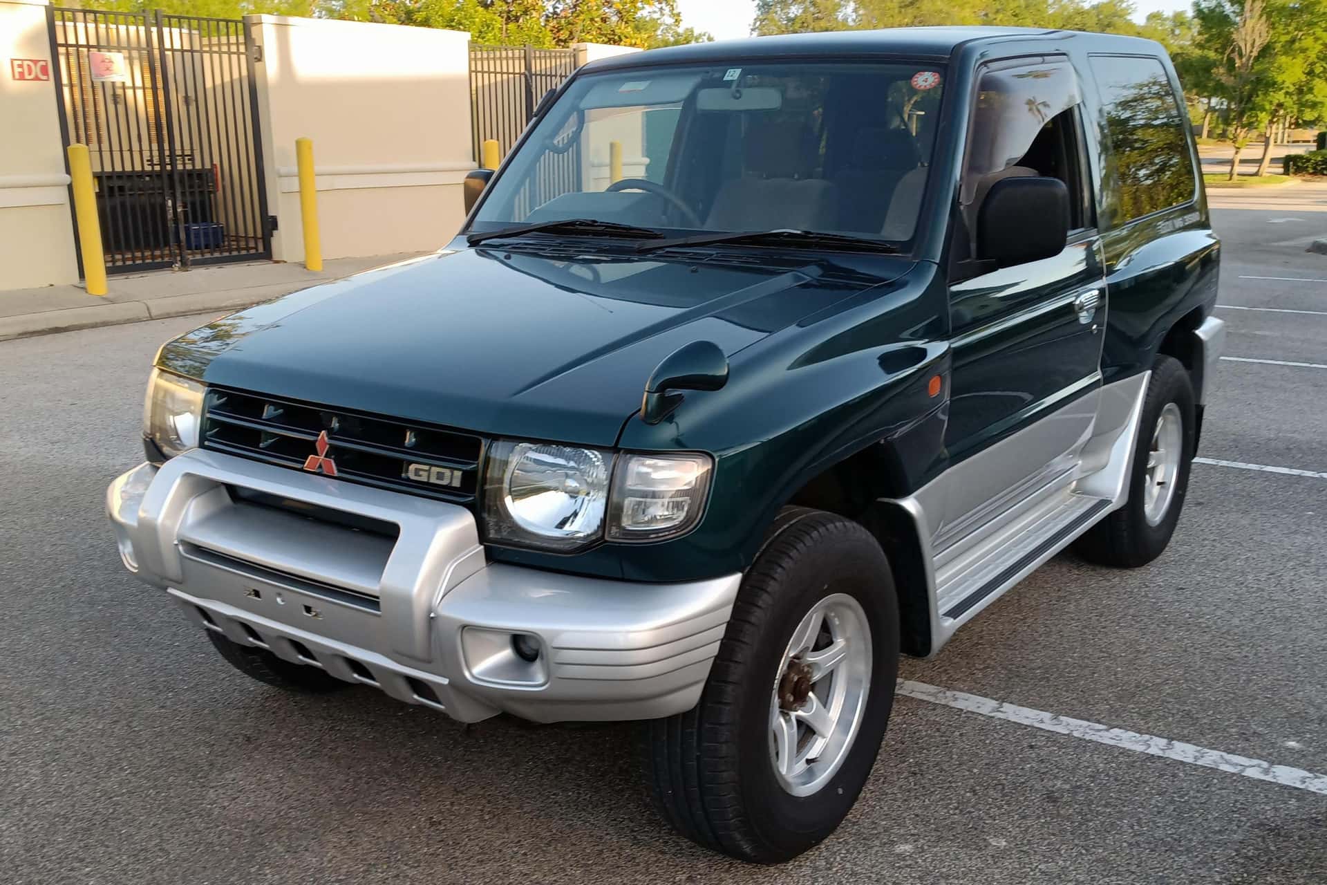 1999 Mitsubishi Pajero sold for $10,800