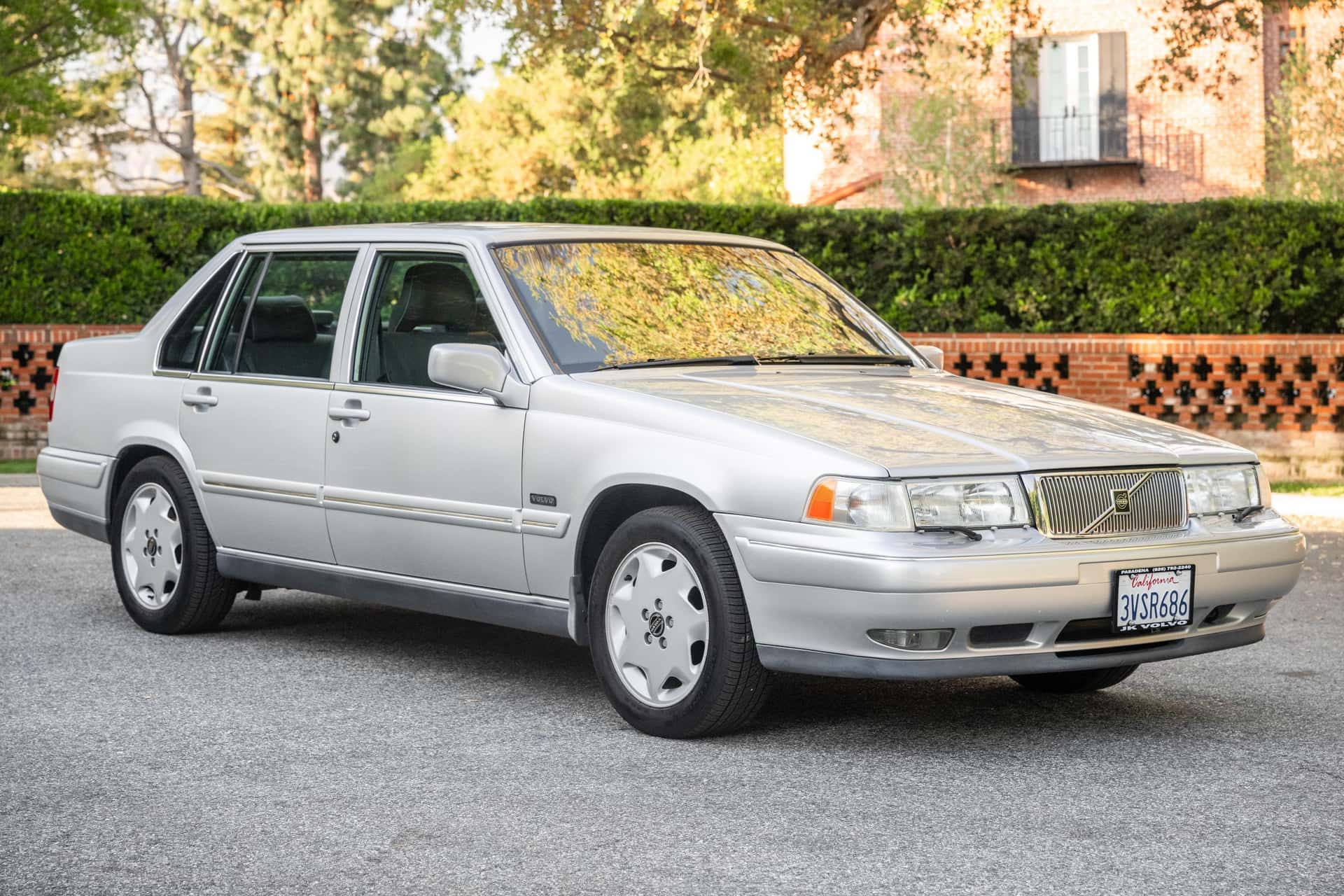 1997 Volvo S90 sold for $5,000