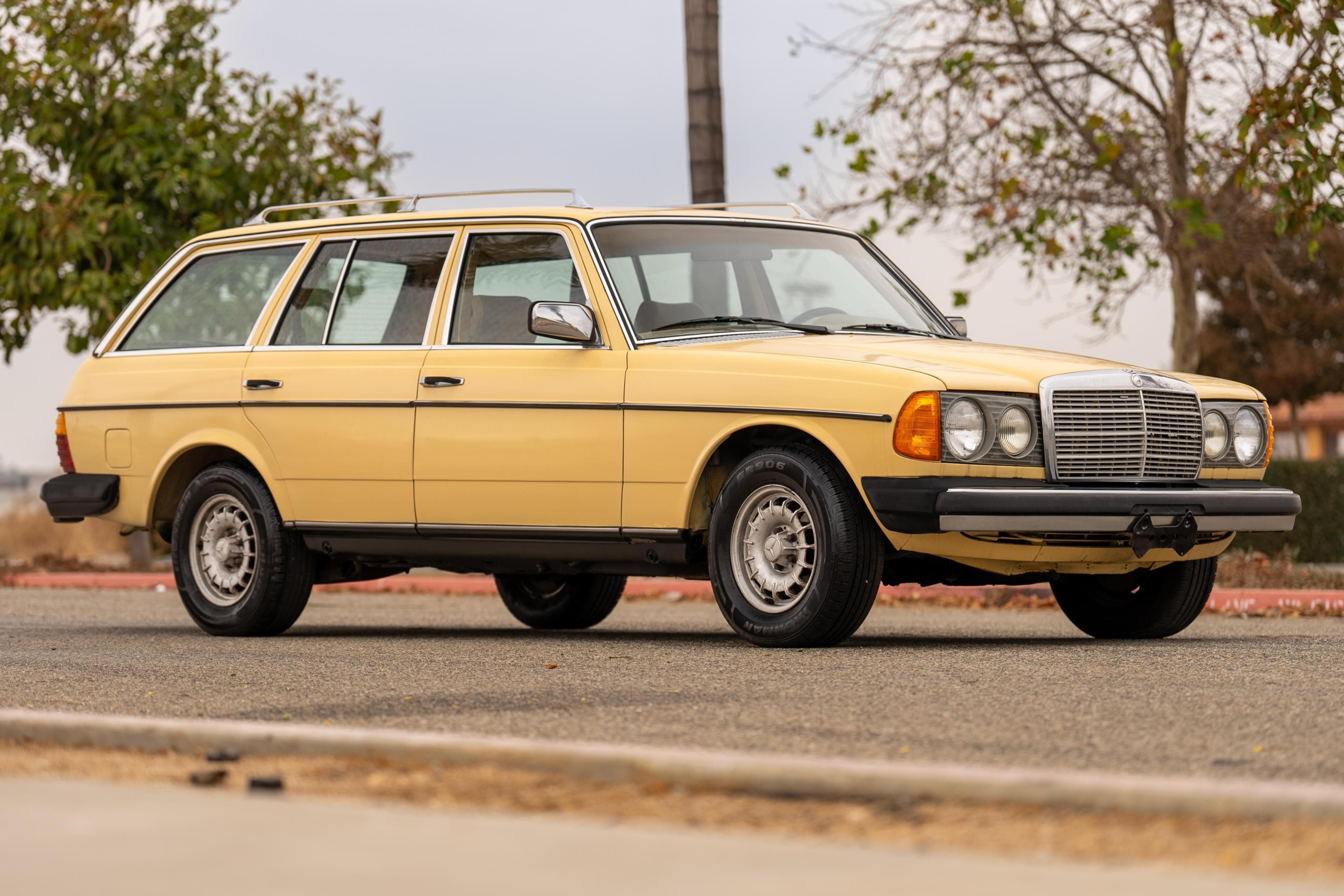 1980 Mercedes-Benz E-Class sold for $15,000