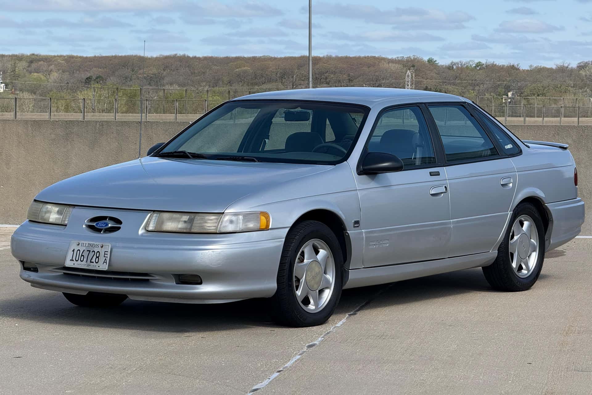 1995 Ford Taurus sold for $3,655