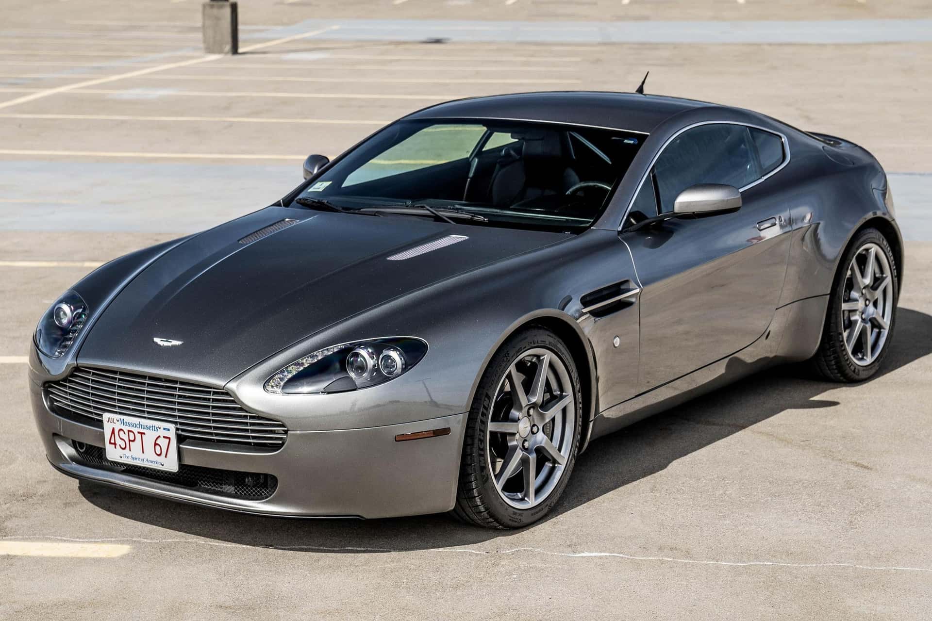 2007 Aston Martin Vantage sold for $43,500