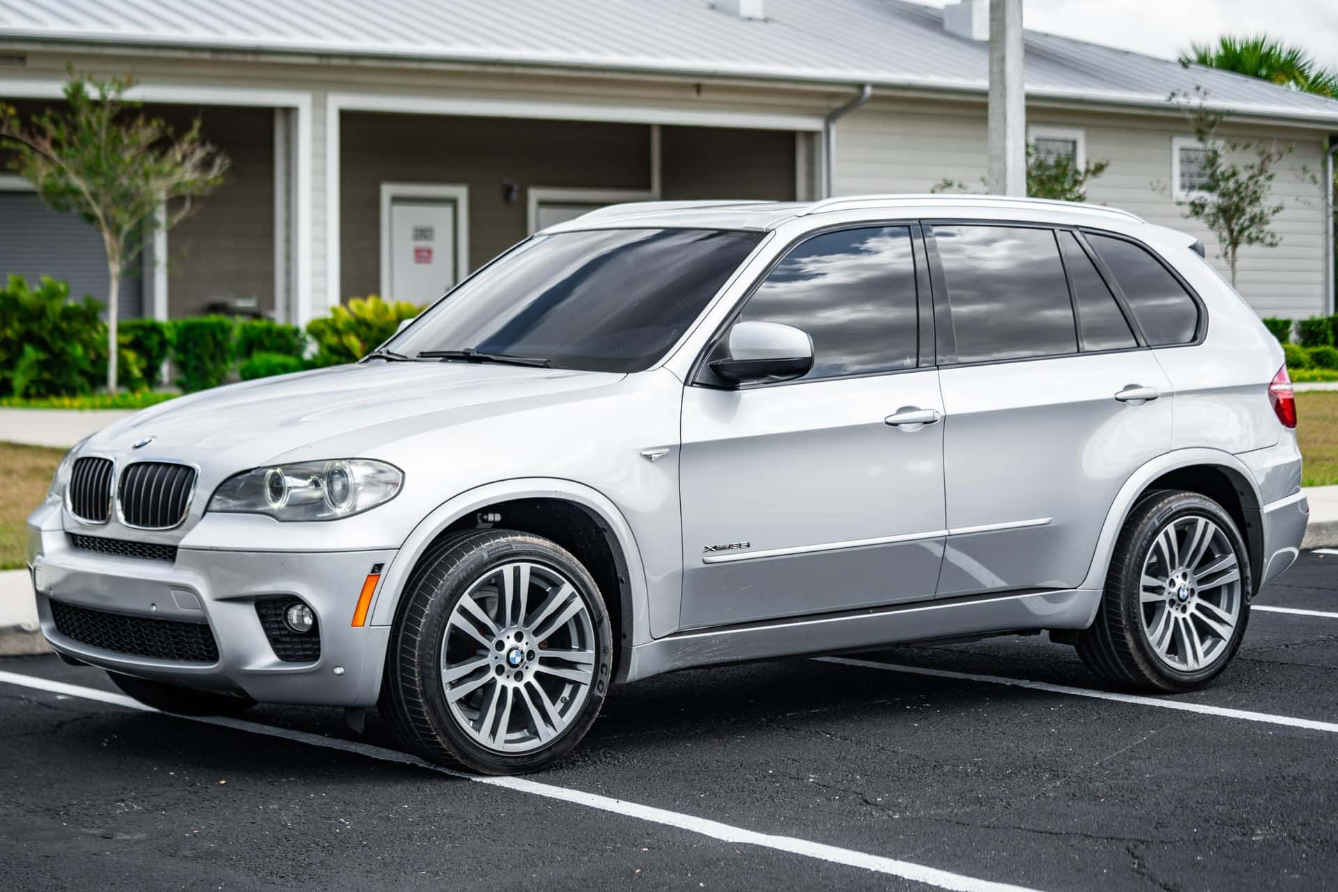 2013 BMW X5 sold for $9,300