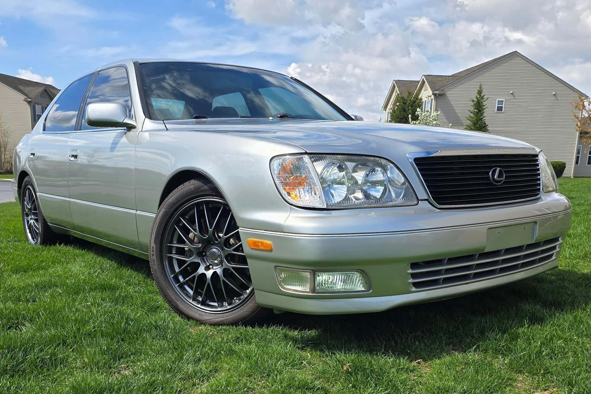 2000 Lexus LS sold for $4,800