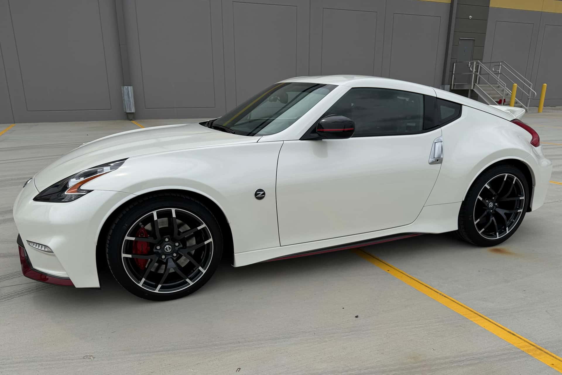 2016 Nissan 370Z sold for $32,000
