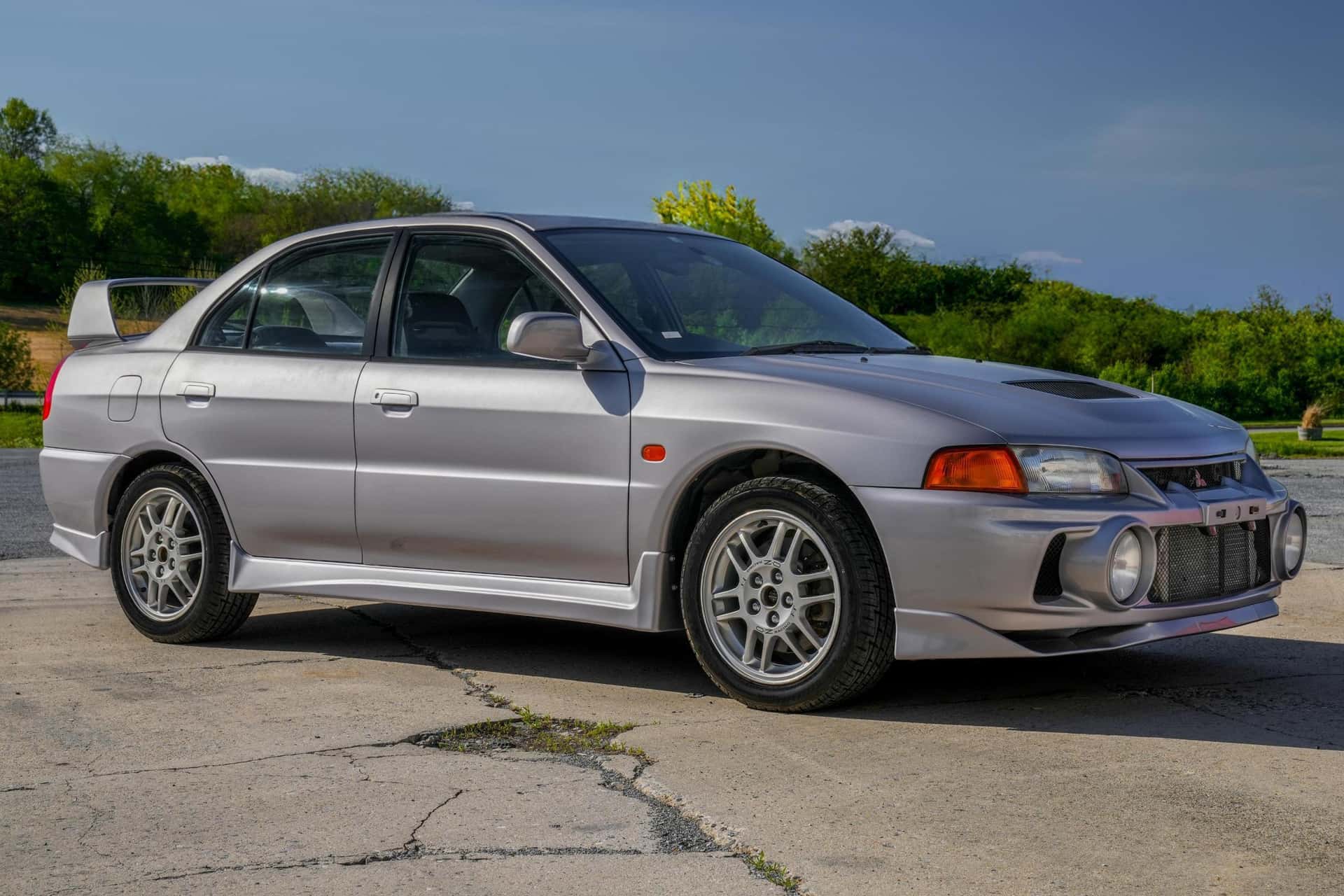 1996 Mitsubishi Lancer Evolution sold for $24,666