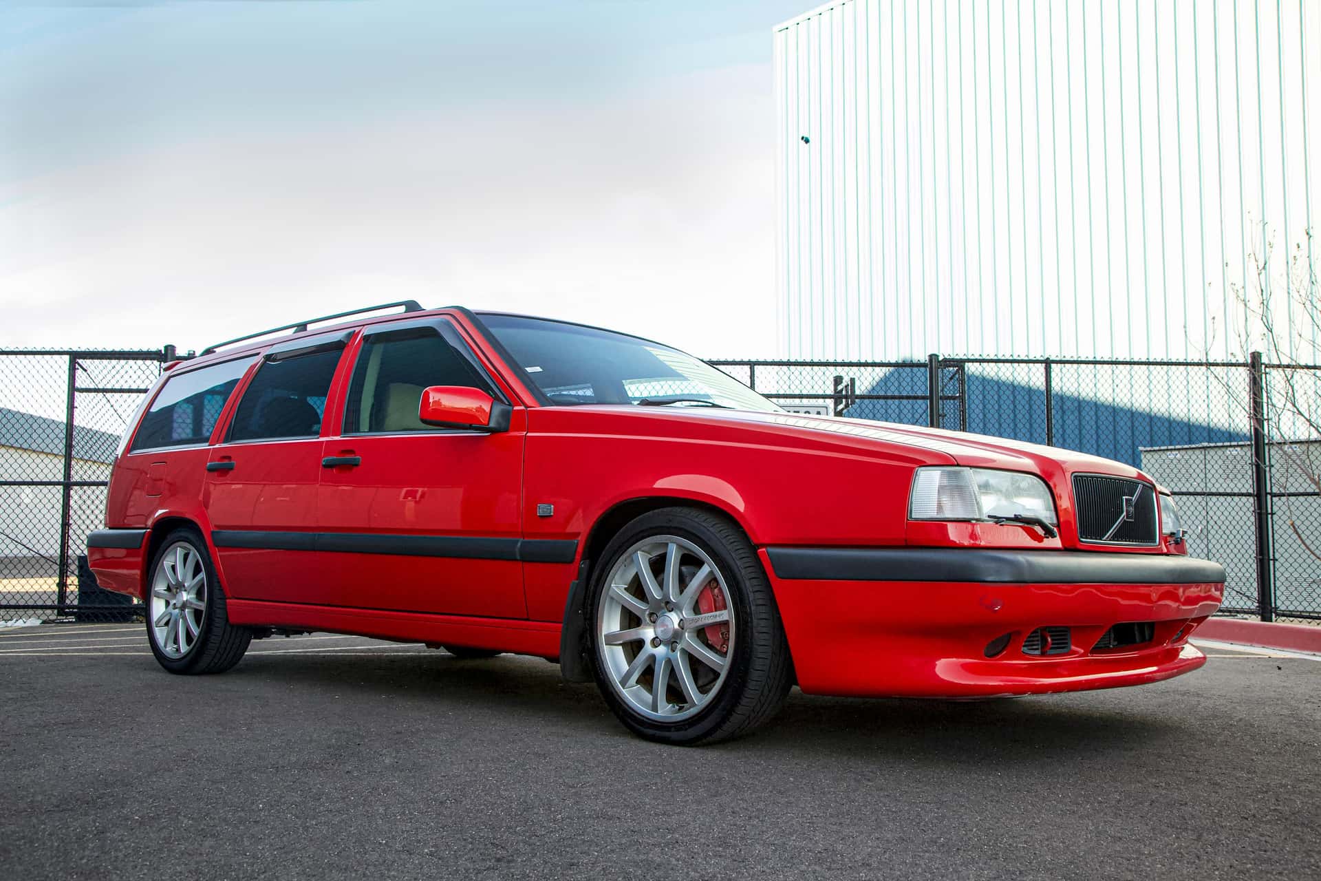 1996 Volvo 850 sold for $10,500