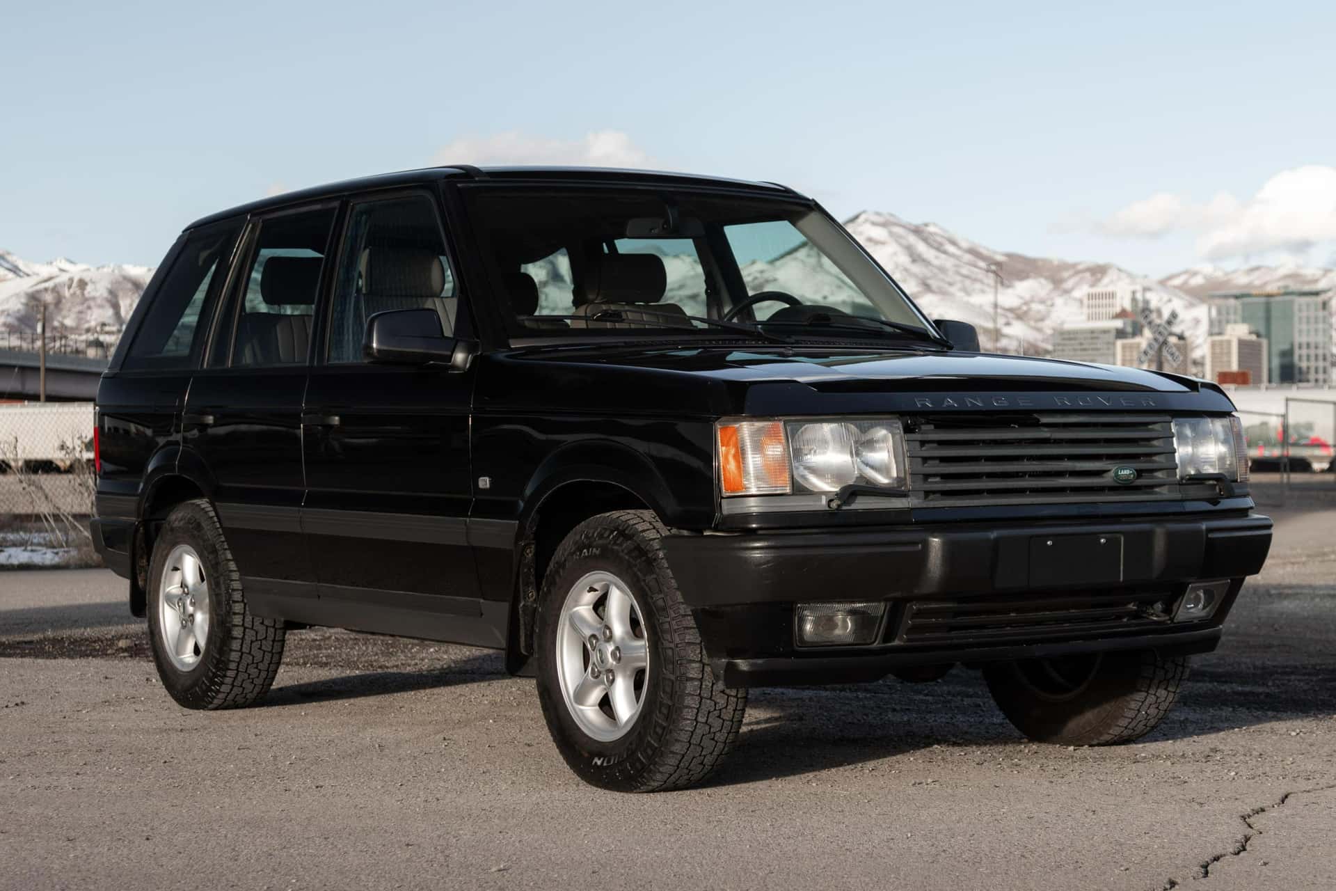 2001 Land Rover Range Rover sold for $7,775