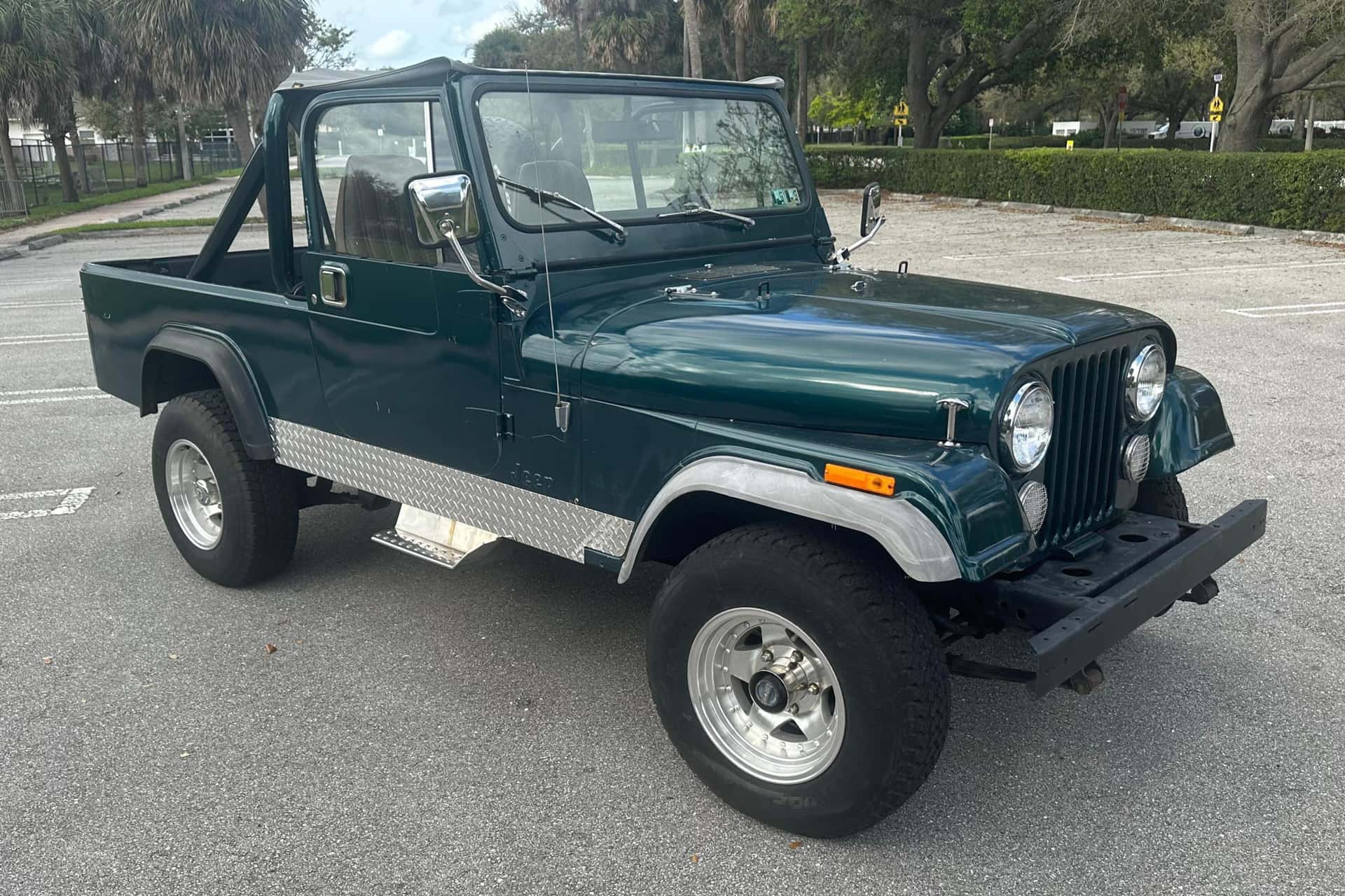 1982 Jeep Scrambler sold for $8,000