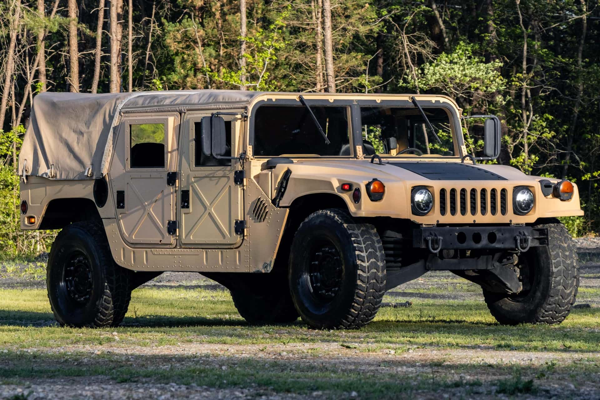 1993 AM General Hummer sold for $10,600