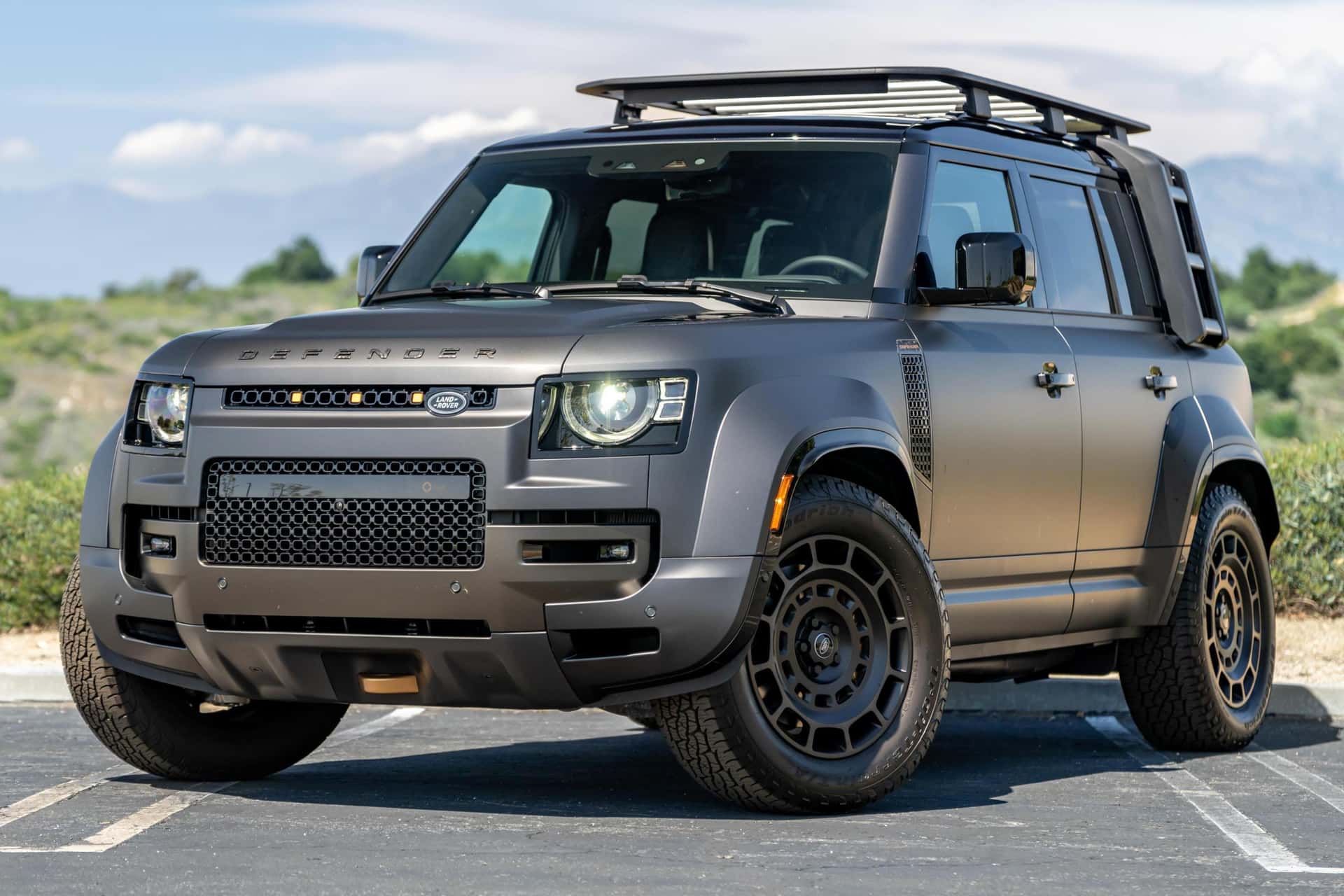 2025 Land Rover Defender sold for $159,999