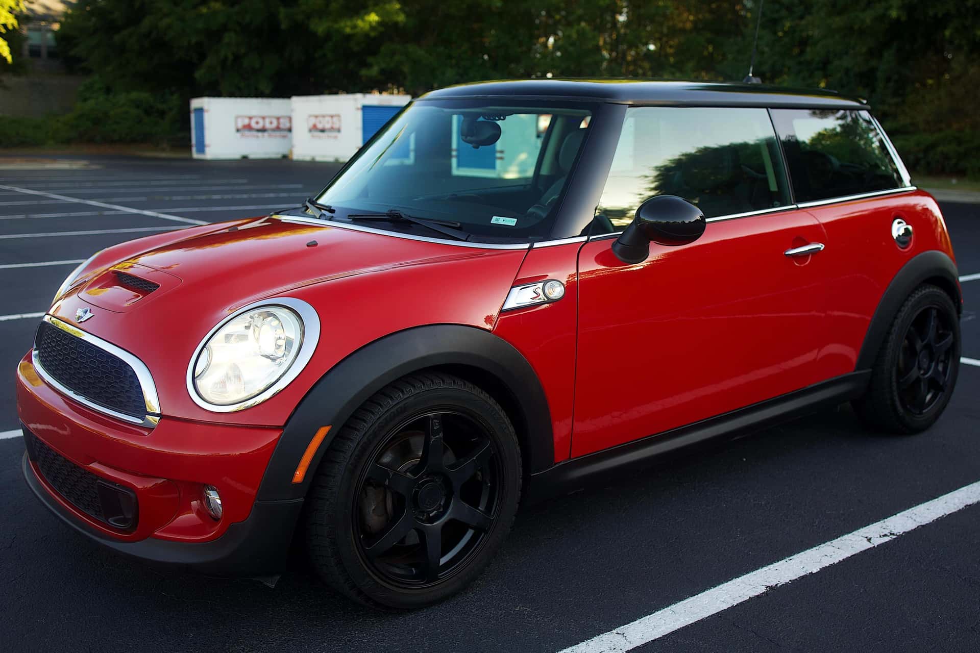 2011 MINI Cooper sold for $8,100