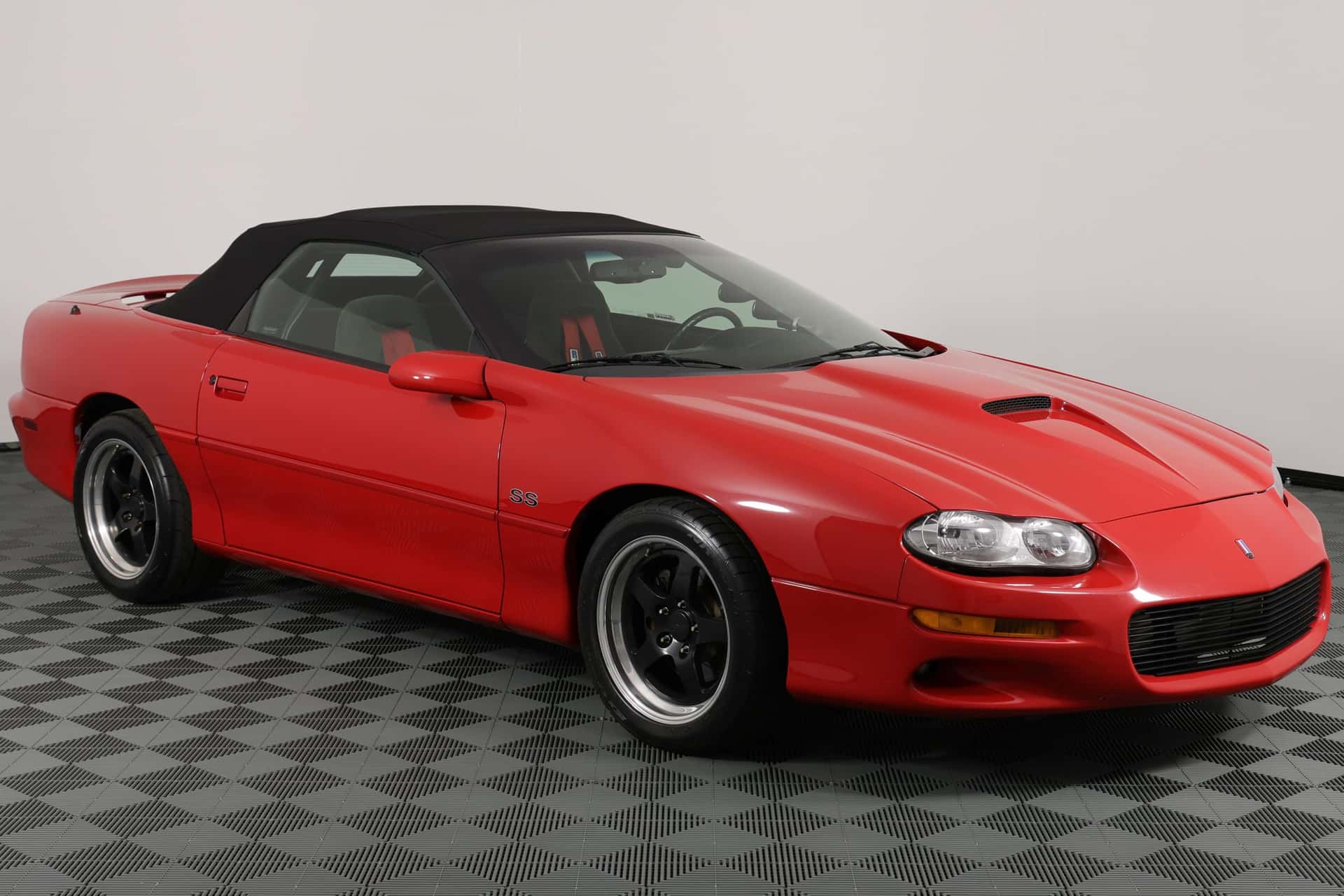 2000 Chevrolet Camaro sold for $11,250